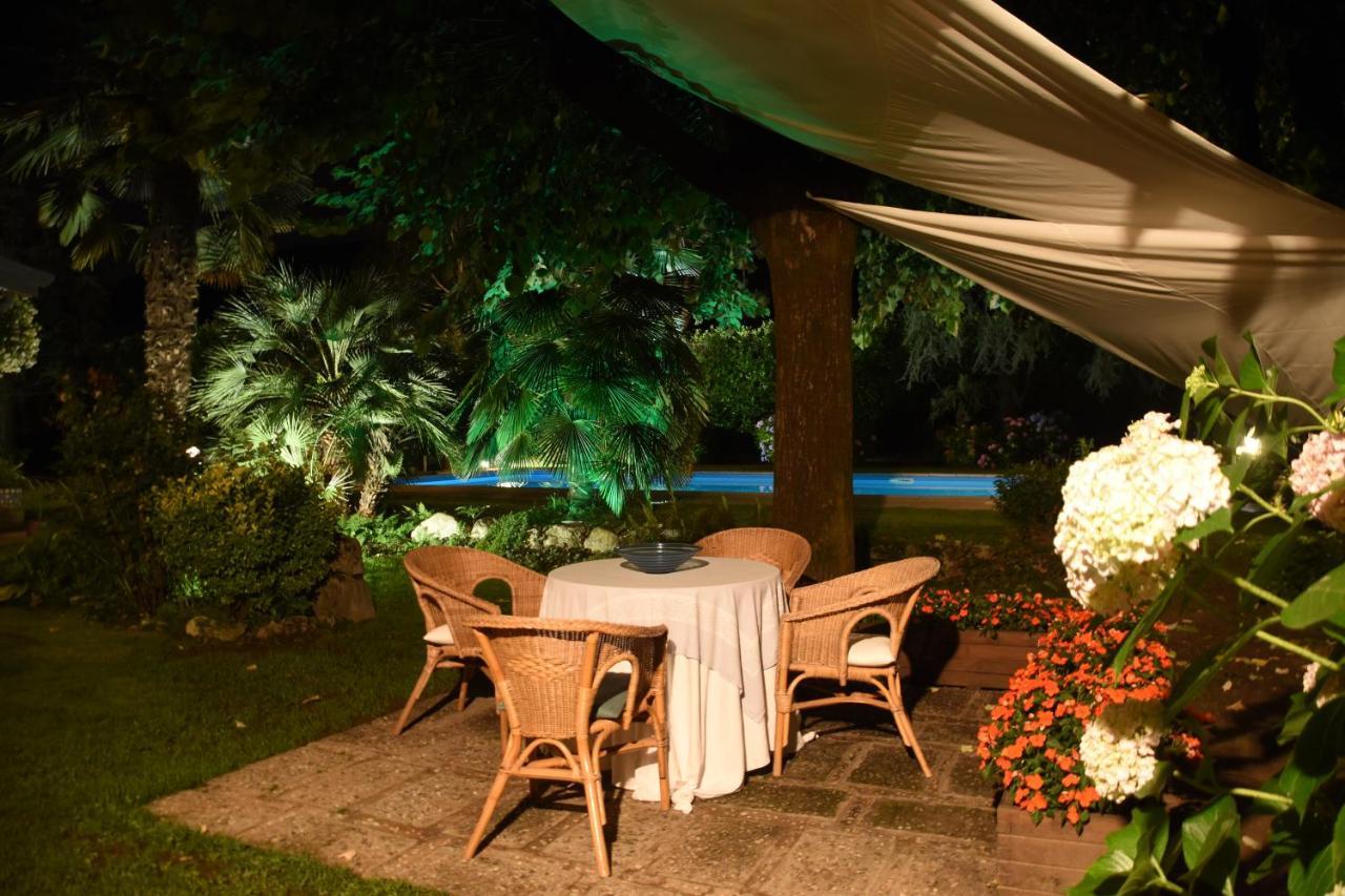B&B 3 Tigli Maslianico Buitenkant foto
