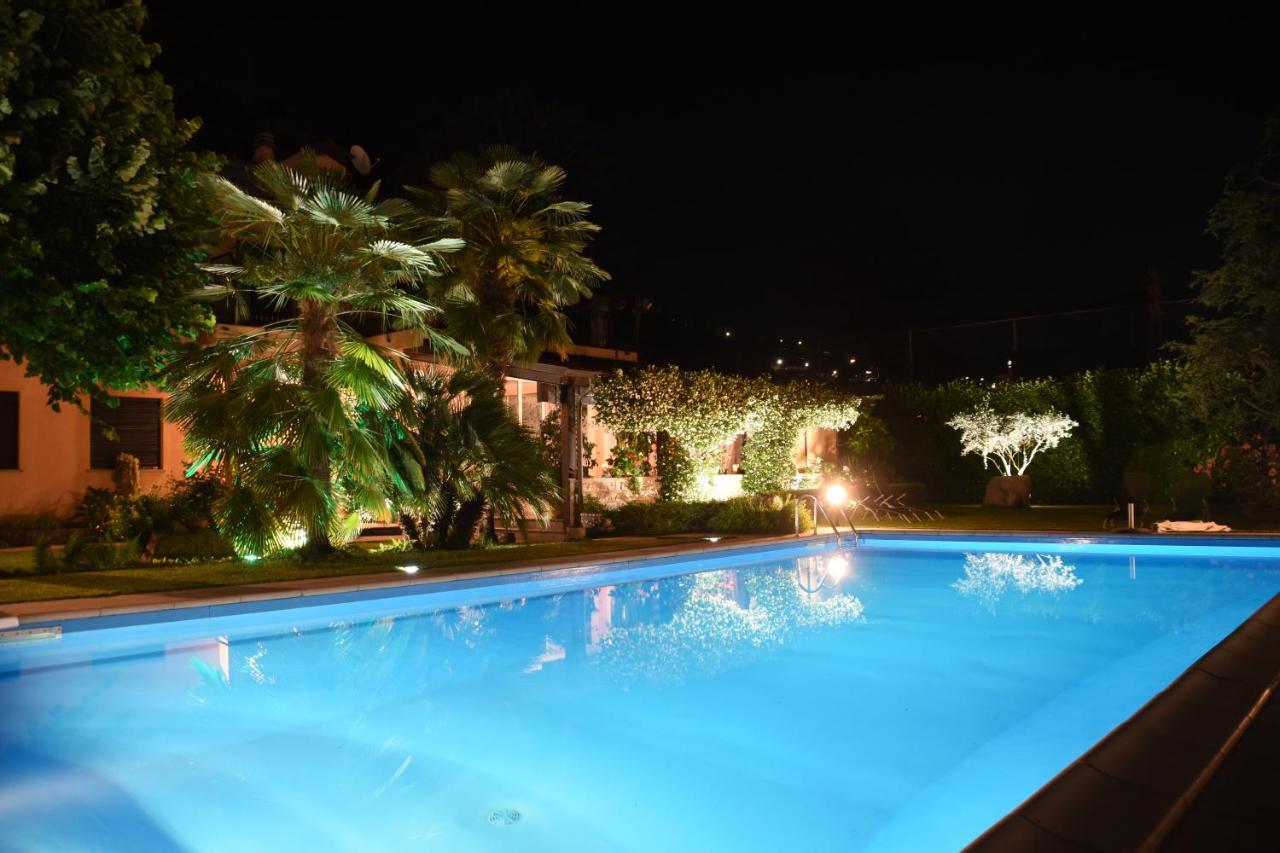 B&B 3 Tigli Maslianico Buitenkant foto